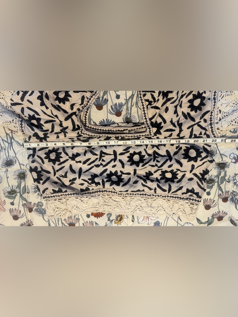 Boho Black & White Linen Blend Cropped Embroidered Peasant Top - Picture 10 of 10